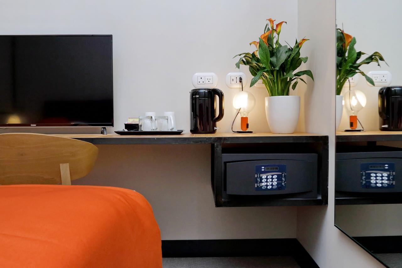Colonna 32 Hotel Рим Екстериор снимка