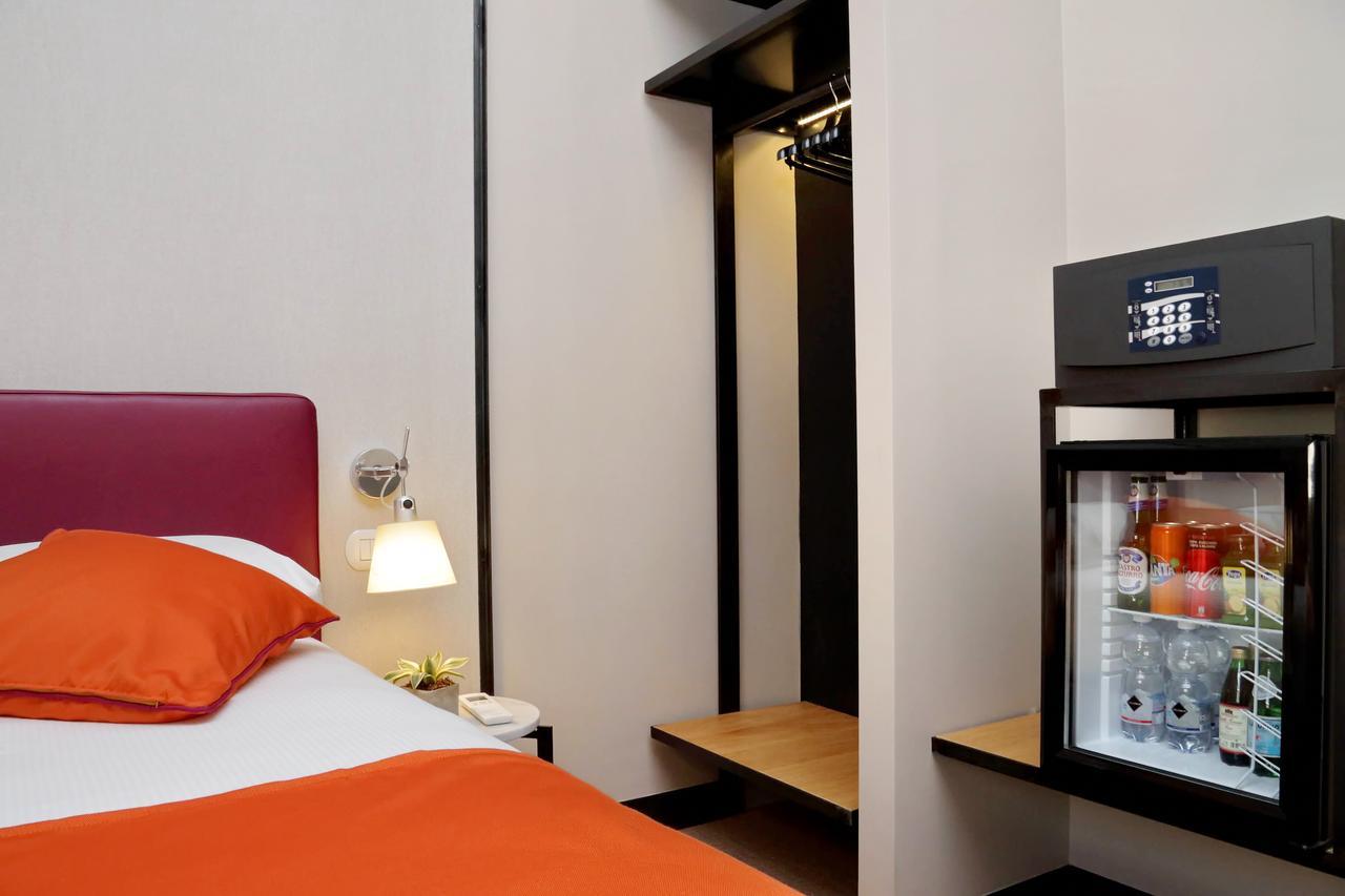 Colonna 32 Hotel Рим Екстериор снимка
