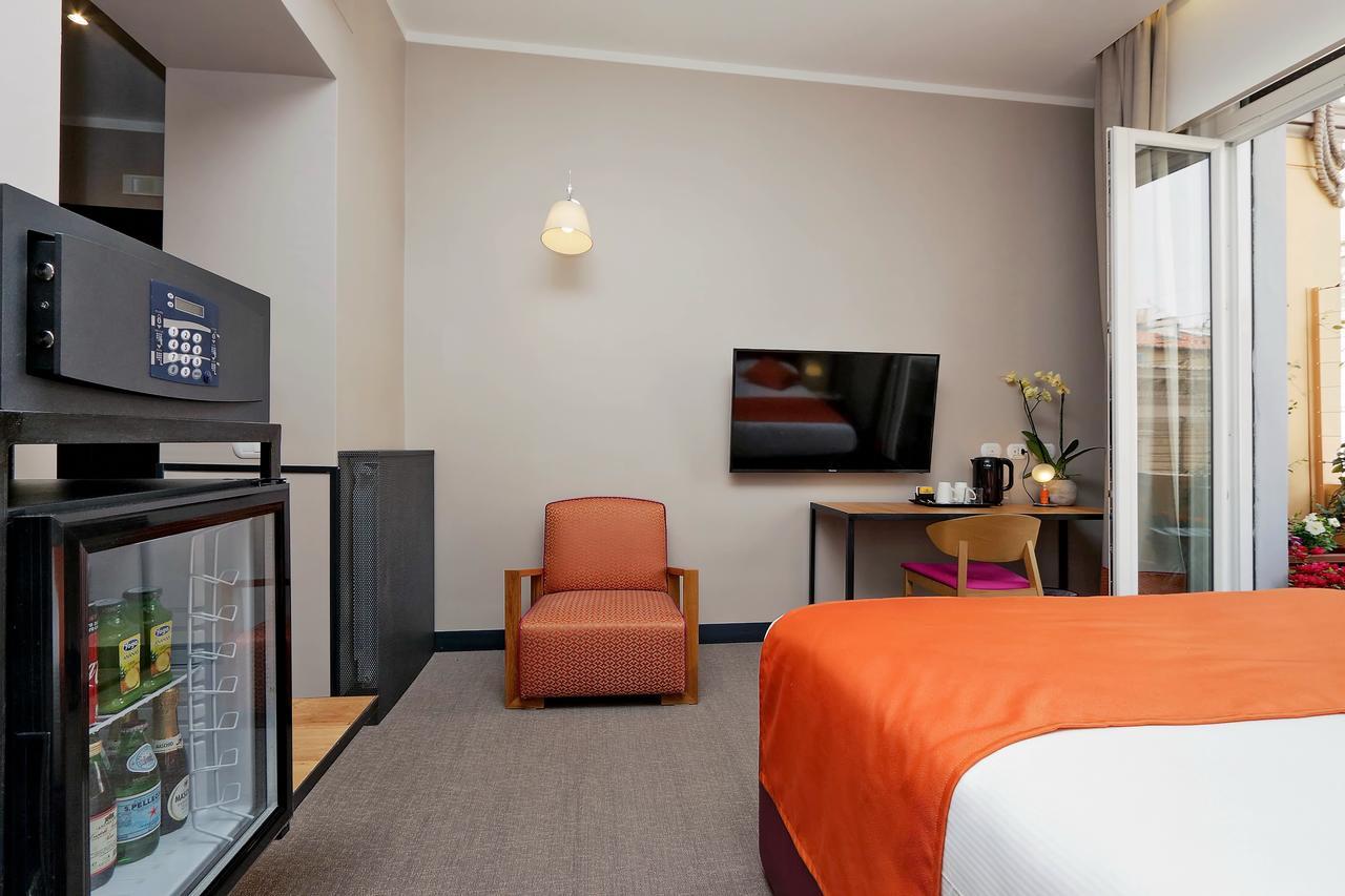 Colonna 32 Hotel Рим Екстериор снимка